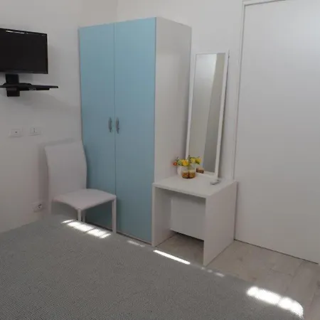 Guest house Al Mare Tre Fontane